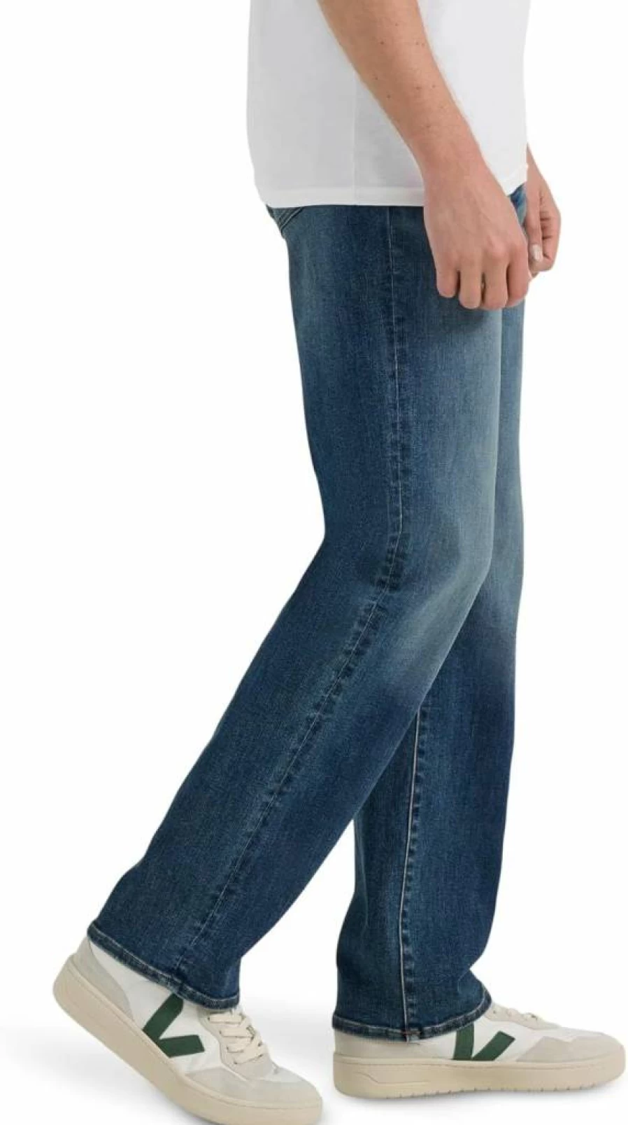 Lee Men's Extreme Motion Relaxed Fit Straight Leg Jeans for Comfort & Flexibility