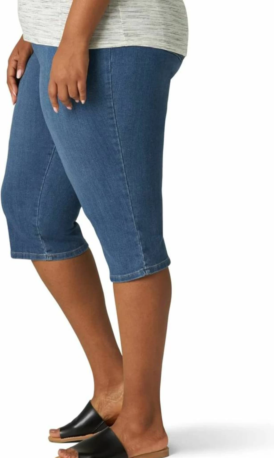 Lee Women's Plus Size Relaxed Fit Capri Jeans - Comfort Stretch Denim Shorts for Casual Wear